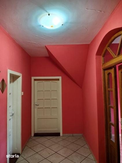 Casă cu 4 camere cu Teren 200 Mp în Central