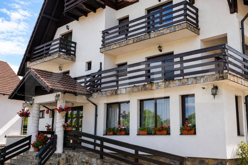 Casă individuală cu 10 camere cu Piscina în Bran
