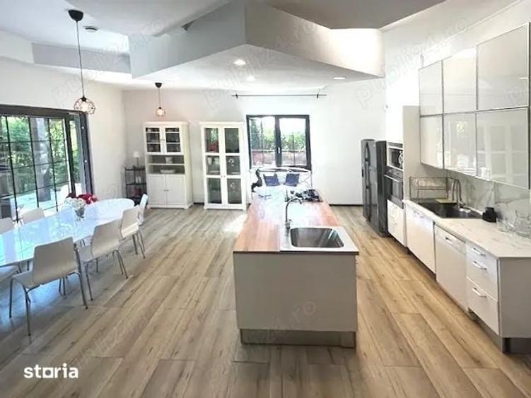 Casă cu 6 camere cu Teren 3000 Mp în Periș
