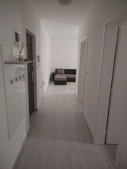 Apartament cu 2 camere decomandat în Giroc