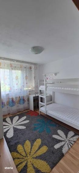 Apartament cu 3 camere decomandat, mobilat în Dristor
