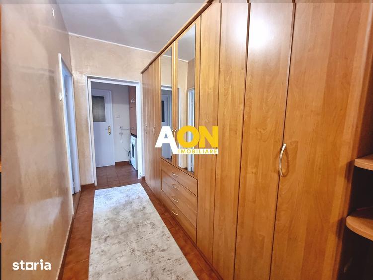 Apartament cu 3 camere decomandat în Cetate