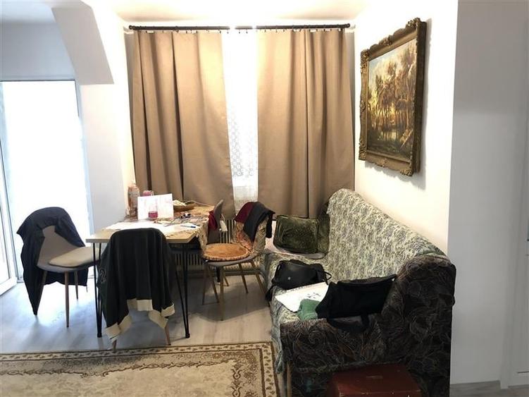 Casă individuală cu 3 camere cu Garaj în Cristești