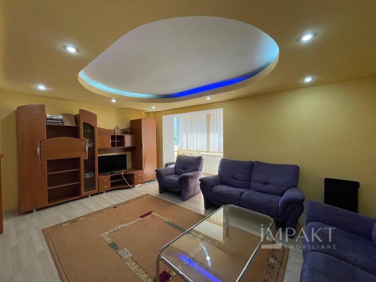 Apartament cu 3 camere semidecomandat, mobilat în Plopilor