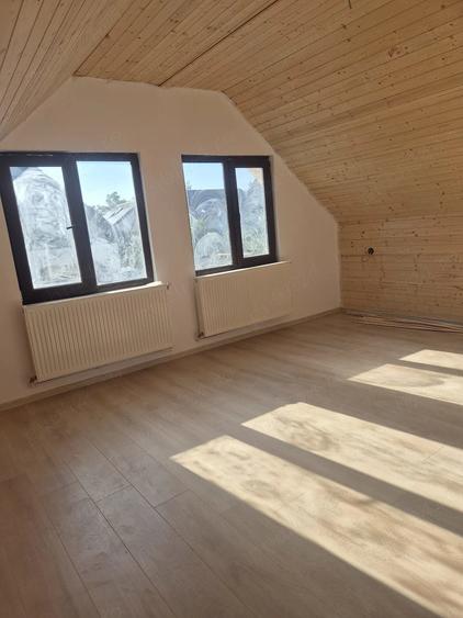 Casă cu Teren 200 Mp în Lumina