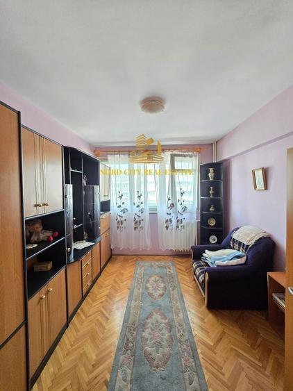 Apartament cu 3 camere semidecomandat în Bucur Obor