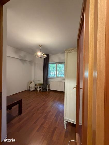 Apartament cu 3 camere decomandat în Tei