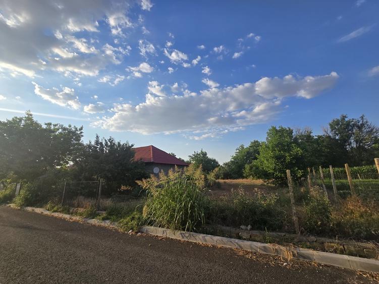 Casă cu 4 camere în Traian