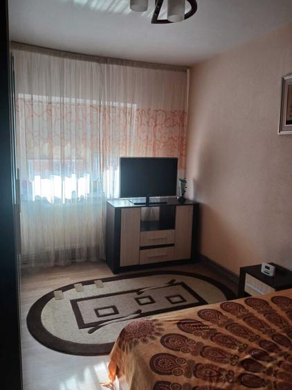 Apartament cu 2 camere decomandat în Rovine