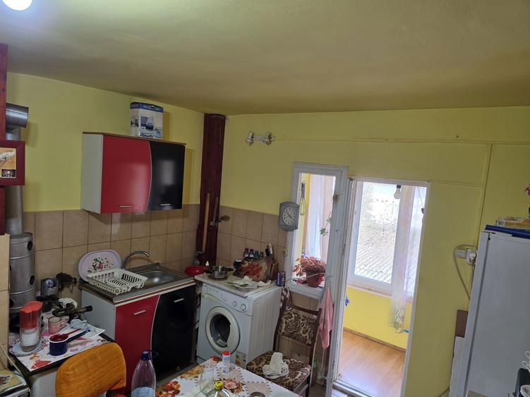 Apartament cu 2 camere decomandat în Iara