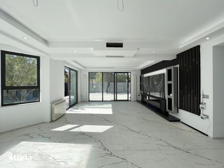 Casă cu 8 camere cu Teren 1030 Mp în Ciolpani