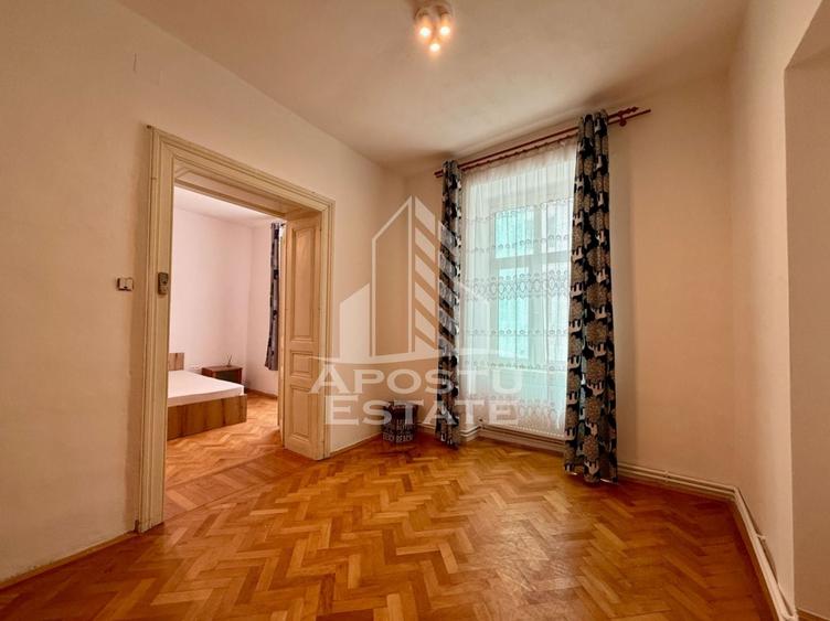 Apartament cu 2 camere nedecomandat, mobilat în P-ța Unirii