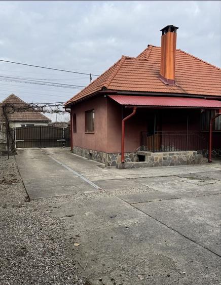 Casă cu 3 camere în Central