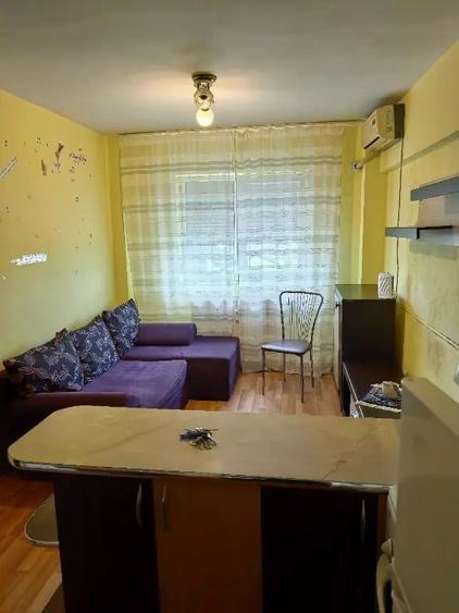 Apartament cu 2 camere semidecomandat în Intim
