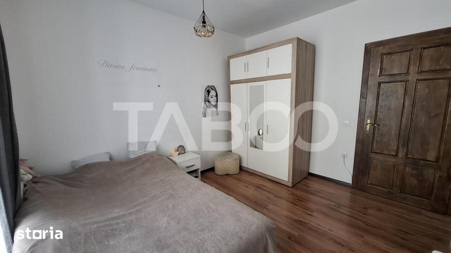 Apartament cu 3 camere decomandat în Turnișor