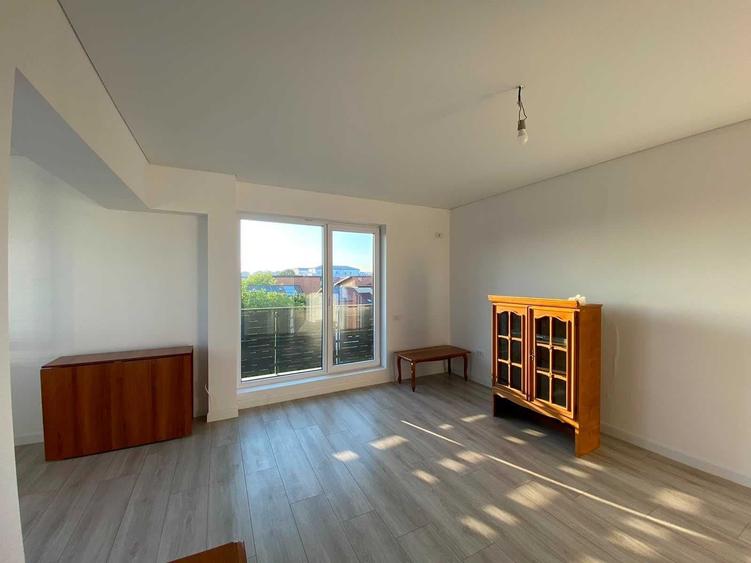 Inchiriez apartament, 2 camere decomandate si bucatarie separata, spatioase, balcon, bloc nou, gaze, 7 minute de statia de metrou, Aparatorii Patriei - 2