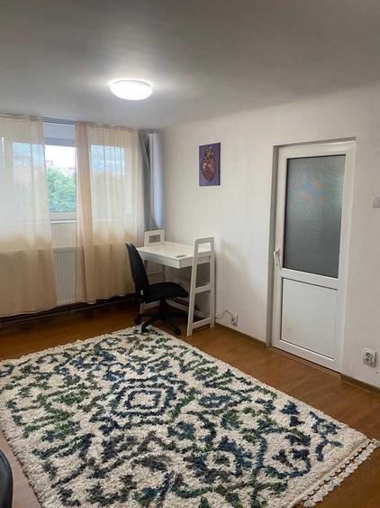 Garsonieră decomandată în Central