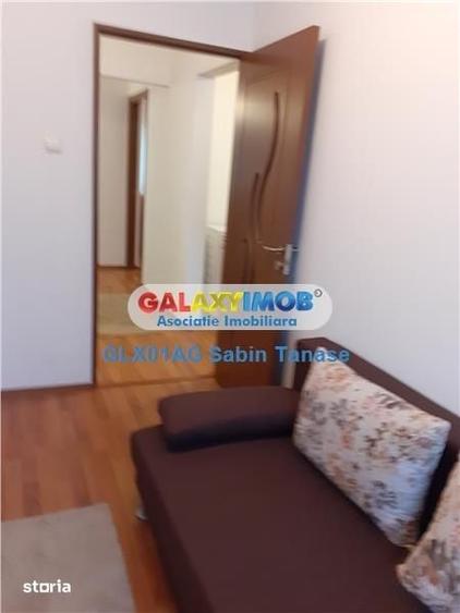 Apartament cu 3 camere decomandat în Calea București