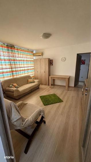 Apartament cu 3 camere, mobilat în Unirii