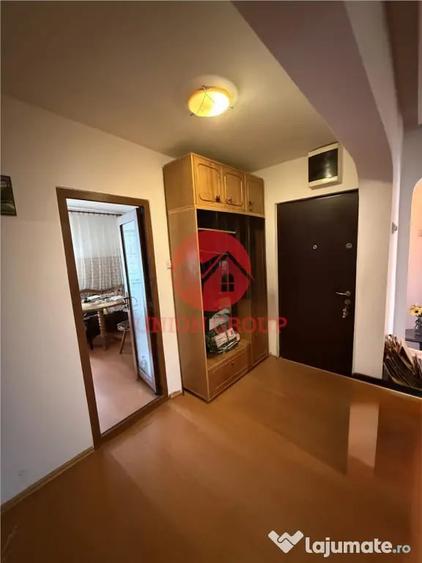Apartament cu 4 camere decomandat în Inel II