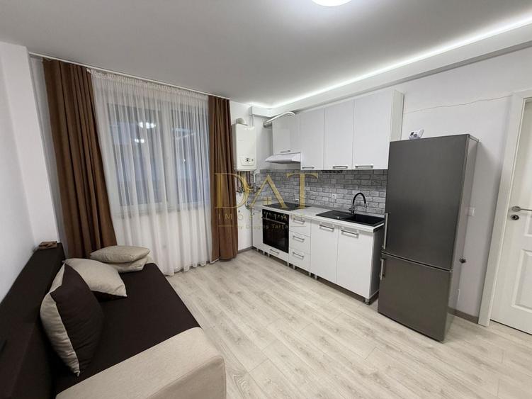 Apartament cu 3 camere decomandat în Florești