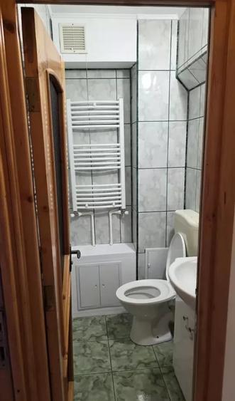 Apartament cu 4 camere decomandat, mobilat în Casa de Cultură