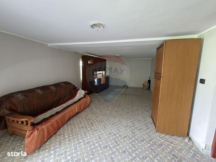 Casă cu 4 camere cu Teren 1088 Mp în Răcăciuni
