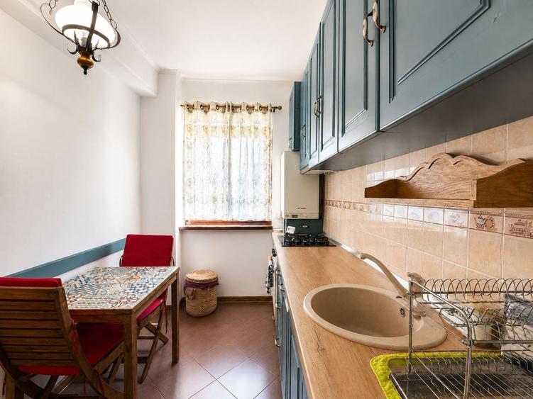 Apartament cu 2 camere decomandat în Europa