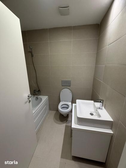 Apartament cu 3 camere decomandat în Ștefăneștii de Jos