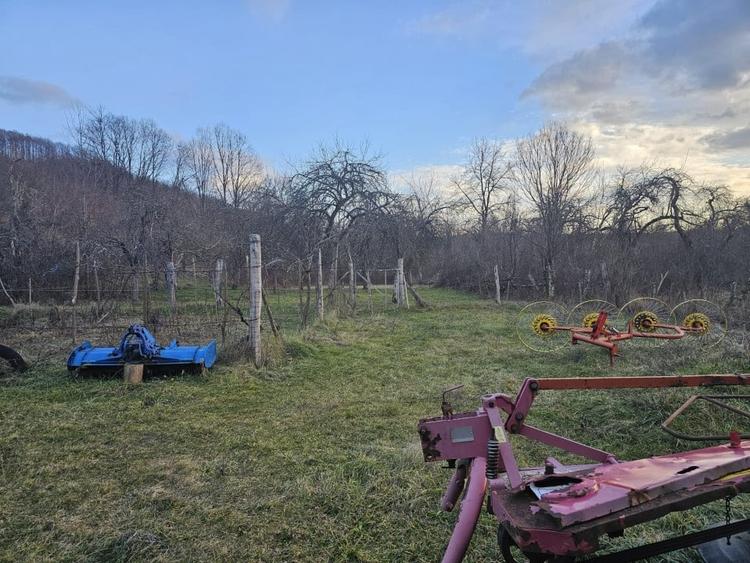 Casă individuală cu 4 camere cu Teren 2500 Mp în Vărzarii de Jos