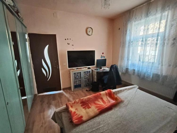 Casă cu 3 camere cu Teren 391 Mp în 1 Mai