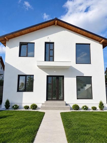 Casă cu 6 camere cu Teren 380 Mp în Central