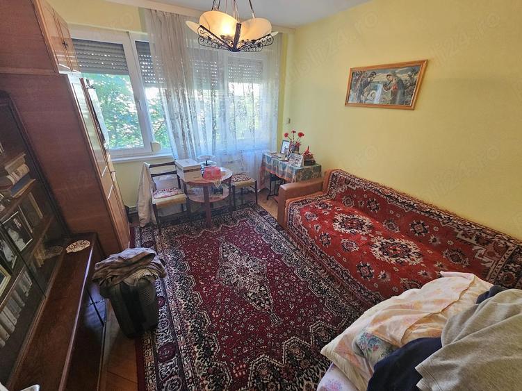 Apartament cu 3 camere semidecomandat în Țiglina 3