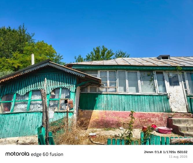 Casă individuală cu 2 camere cu Teren 2300 Mp în Pietrele