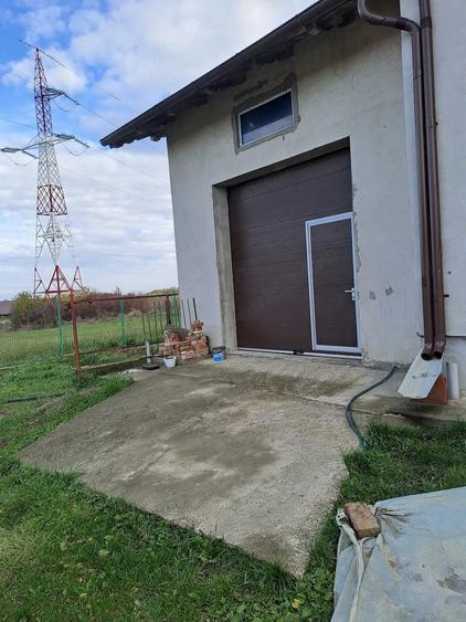 Casă cu Teren 980 Mp în Brehuiești