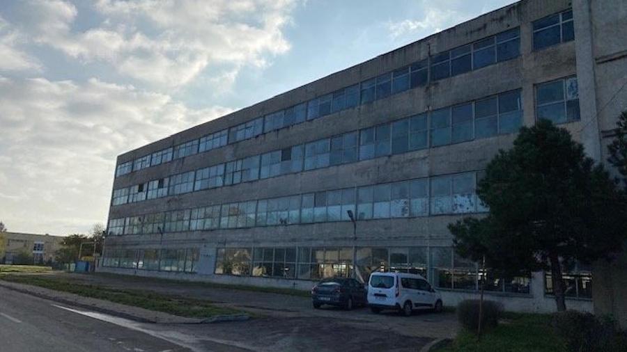 Spațiu industrial, în Central