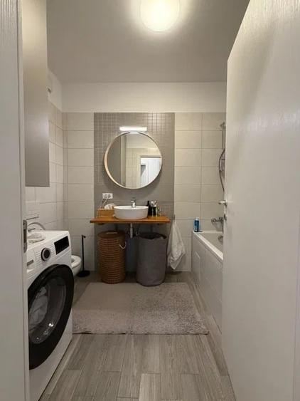 Apartament cu 3 camere decomandat în Drumul Taberei