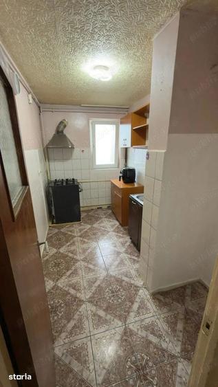 Apartament cu 3 camere decomandat în Crângași