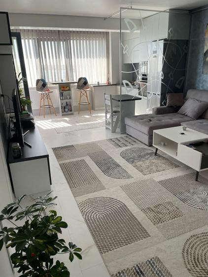 Apartament cu 2 camere semidecomandat în Central
