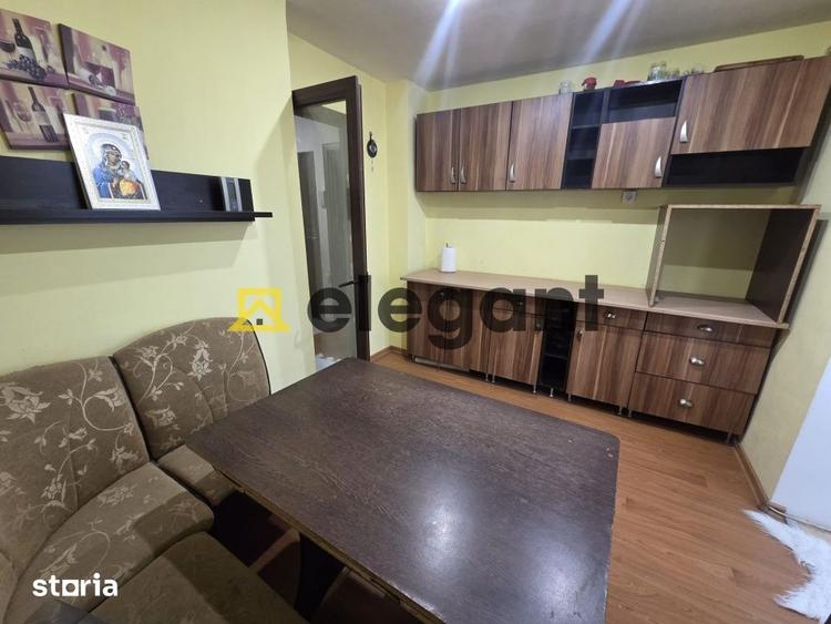 Apartament cu 3 camere decomandat, mobilat în Sărari