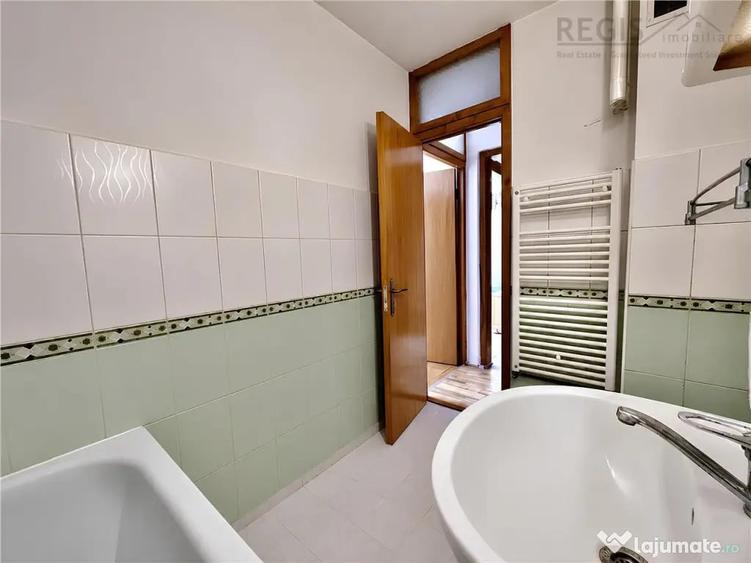 Apartament cu 4 camere decomandat în Sud