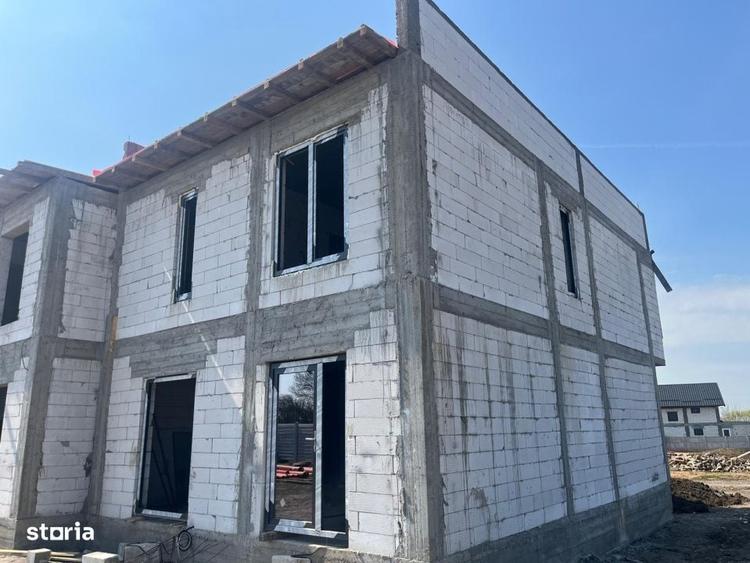Casă cu 4 camere în Șimnicu de Jos