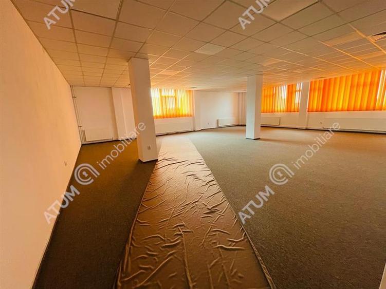 Birou, de 300 mp, în Central