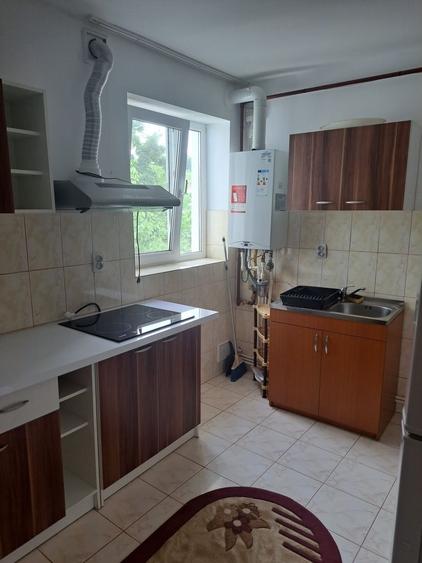 Garsonieră decomandată în Găzărie