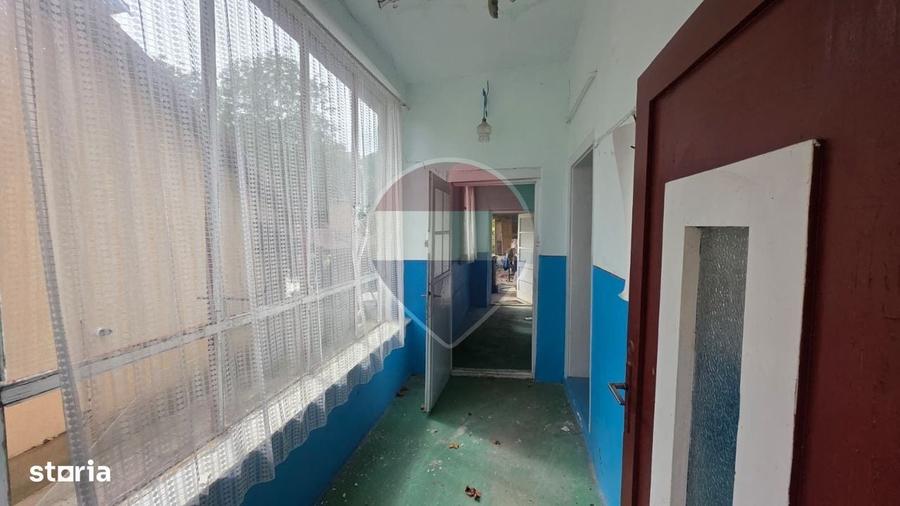 Casă cu 4 camere cu Teren 254 Mp în Central