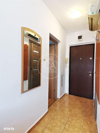 Garsonieră decomandată în Vest