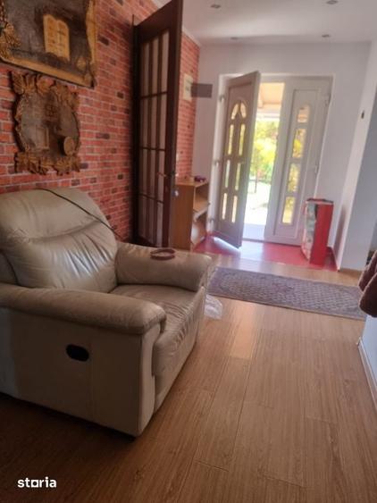 Casă cu 5 camere cu Teren 300 Mp în Central
