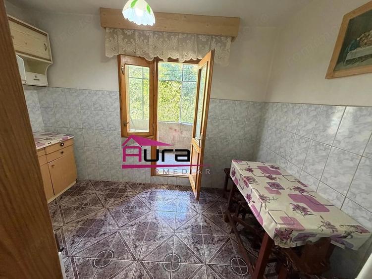Apartament cu 3 camere decomandat în C5