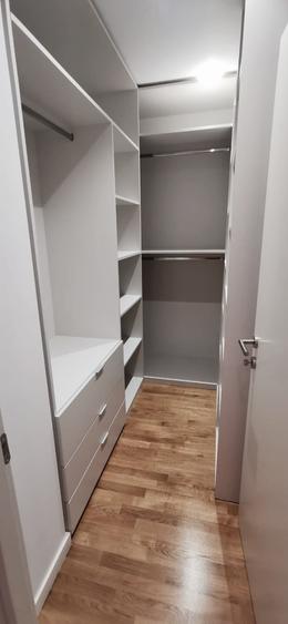 Apartament cu 3 camere decomandat în P-ța Romană