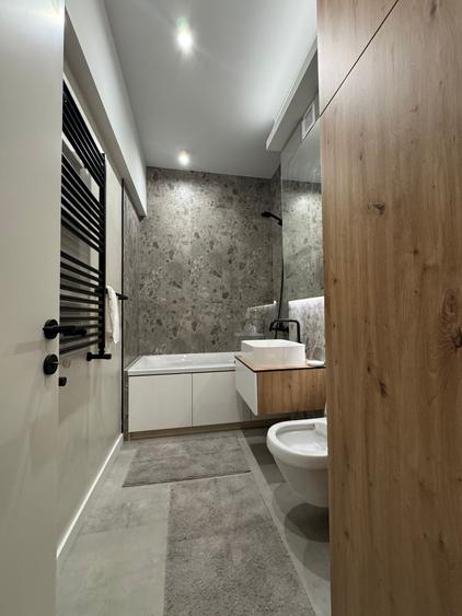 Apartament cu 3 camere în Universitate